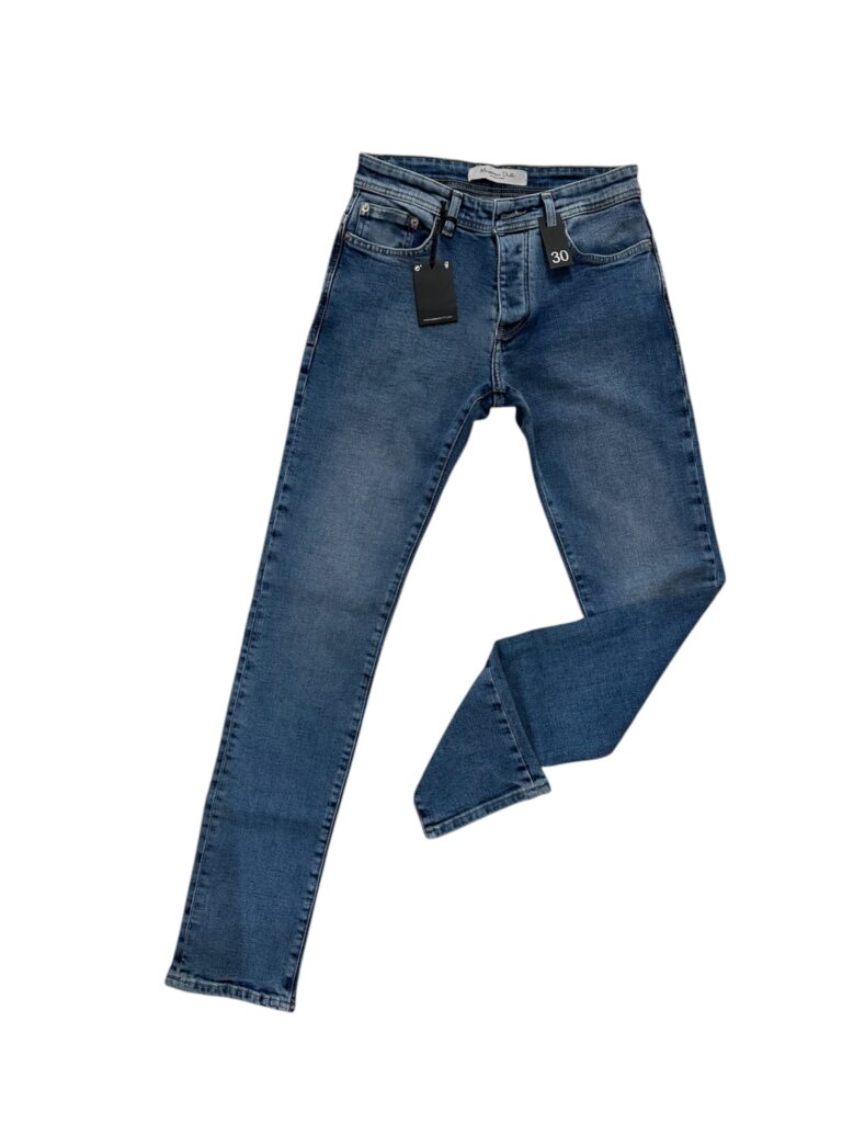 شلوار جین راسته (Slim fit)